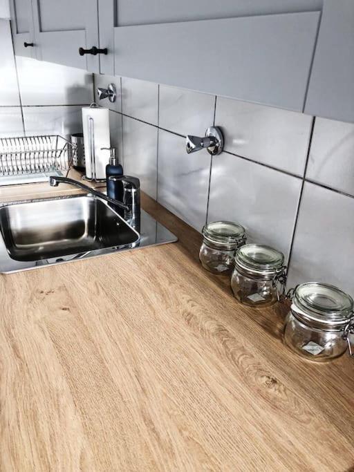 Charmante Gartenwohnung Mit Privatem Grossen Garten Colónia Exterior foto