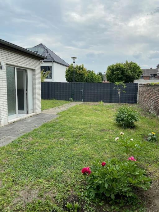Charmante Gartenwohnung Mit Privatem Grossen Garten Colónia Exterior foto